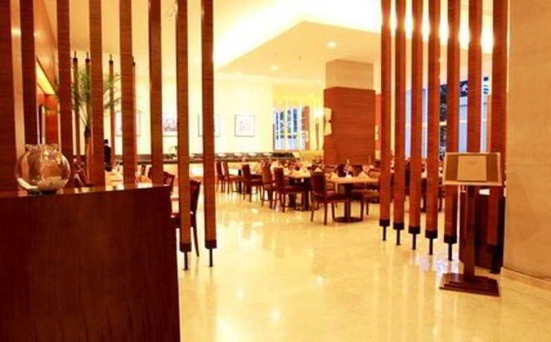 Park Hotel Cawang Джакарта Экстерьер фото