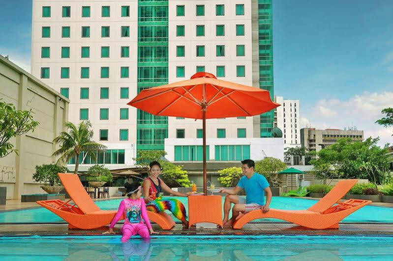 Park Hotel Cawang Джакарта Экстерьер фото